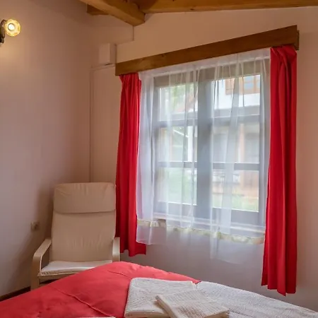 Hajnalka Apartmán *