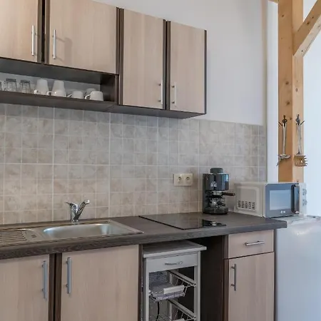 Hajnalka Apartment *