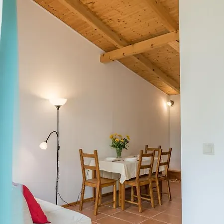 Hajnalka Apartment *