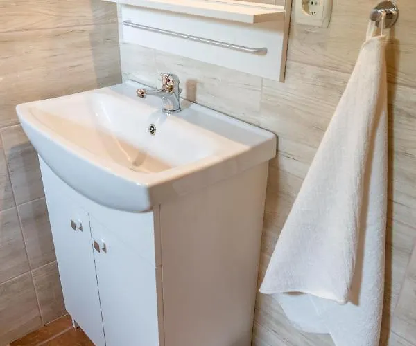 Hajnalka Apartamento *