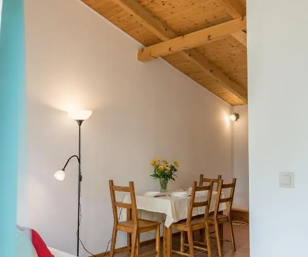 Hajnalka Apartamento *