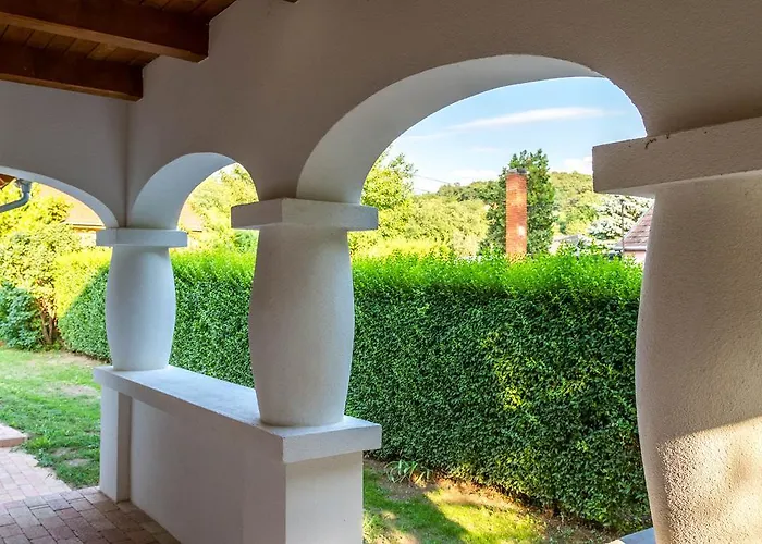 Hajnalka Apartamento *