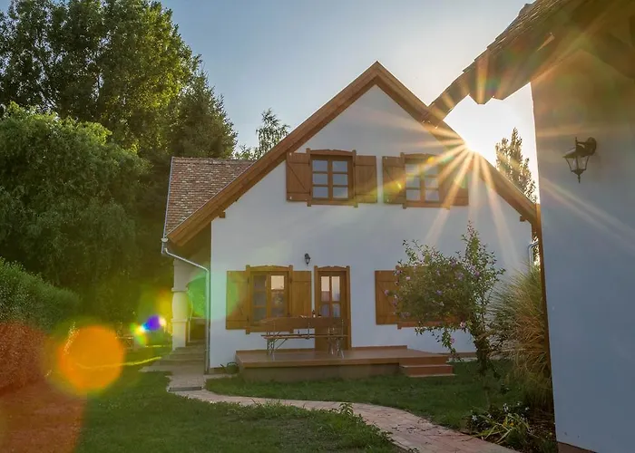 Hajnalka בדקסוניטומאי